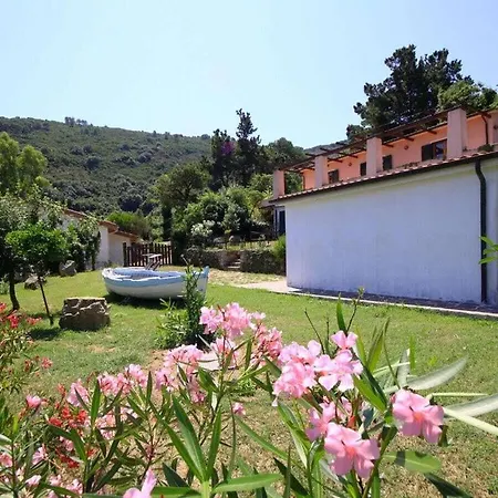 Casa Pizzenni Comfortable Hotel 3*